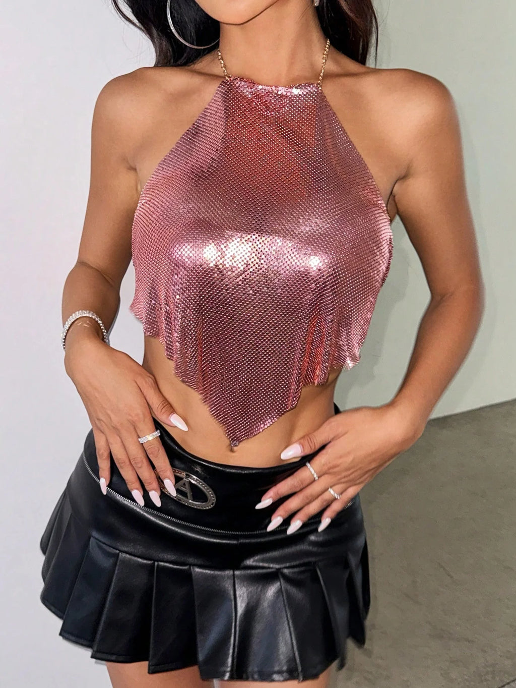 Fashion Halter Neck Backless Crop Top Glitter Metal Sequins Sleeveless Dew Waist Tank Top Summer Women Rave Festival Camisole