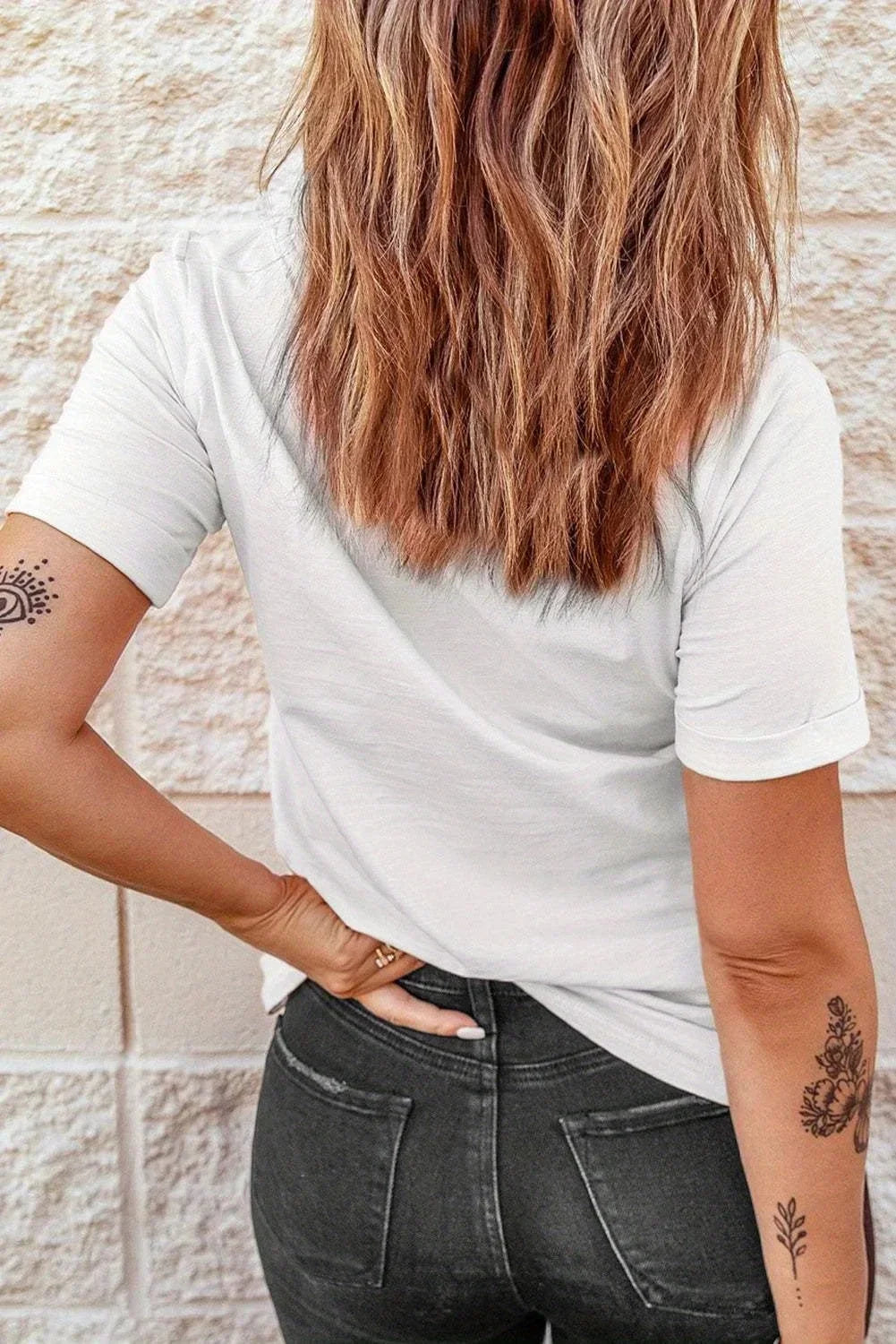 2026 New Stylish Women'S Cropped with Bold and Unique Slogan (I ONLY ACCEPT APOLOGIES IN CASH) Featuring Letter Prints Perfect