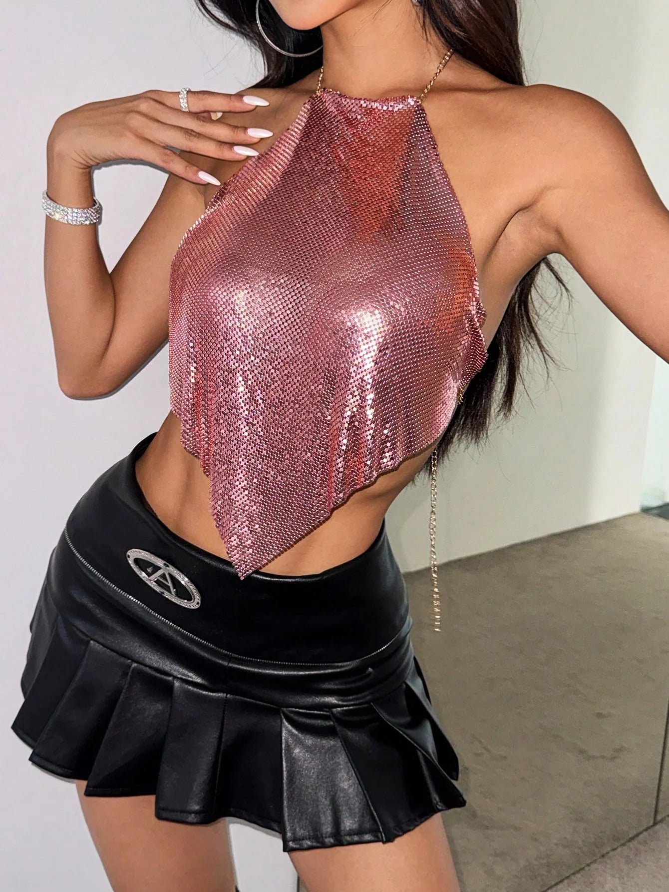 Fashion Halter Neck Backless Crop Top Glitter Metal Sequins Sleeveless Dew Waist Tank Top Summer Women Rave Festival Camisole